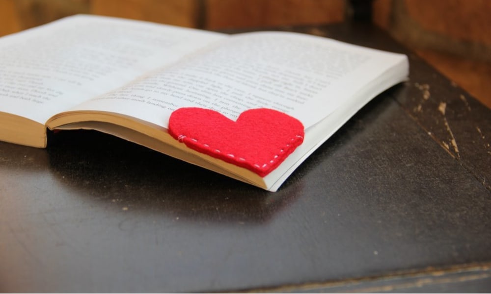 Heart-shaped bookmark