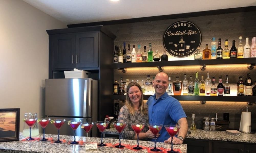 How to Host a Couples Cocktail Contest Party