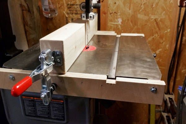 This band saw fence was made for barely $15! This band saw fence helps you to rip better, resaw and do a bunch of other important construction work with your bandsaw. The video  tutorial is clear and easy to understand.