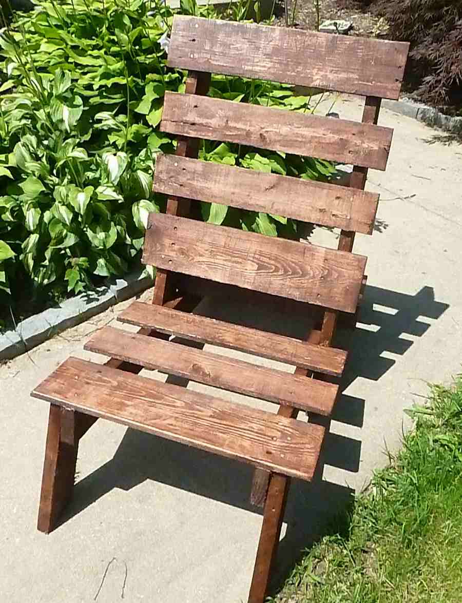 DIY Pallet Chair