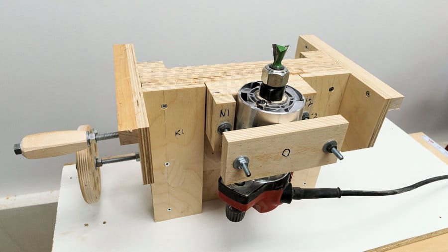 DIY Precision Router Lift