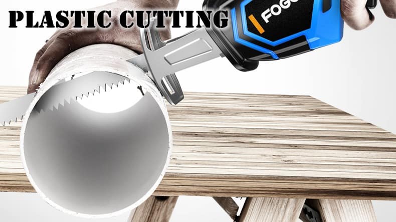 reciprocating-saw-plastic-cutting