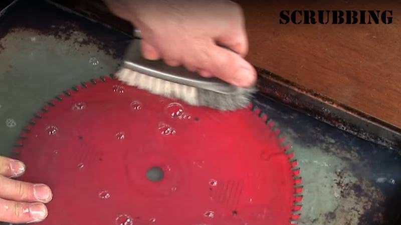 How to Clean a Table Saw Blade03