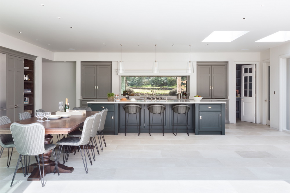 Howdens - Take inspiration from @hannah_hitchen on Instagram and pair grey  kitchen cabinets with copper accessories to bring warmth into any space:  howdens.com/kitchens/fitted-kitchens Kitchen featured: Fairford Graphite