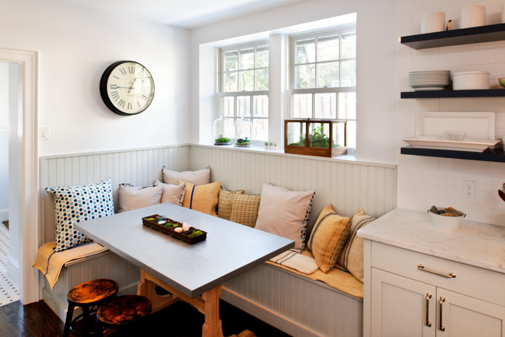 18.Traditional Kitchen Nook