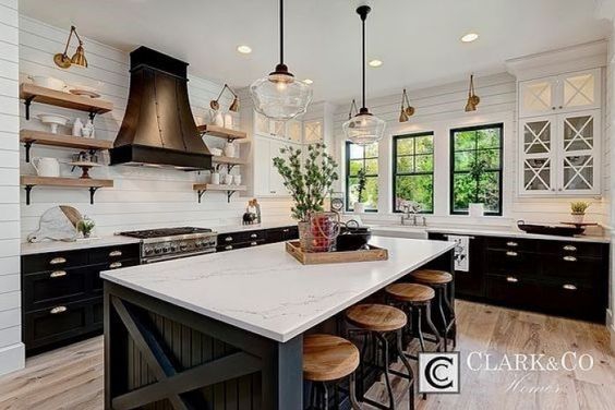 19.Modern Farmhouse Kitchen Design