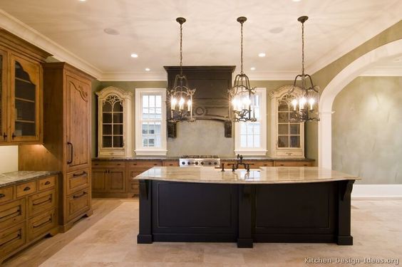 7.Artistic Tuscan Kitchen Design