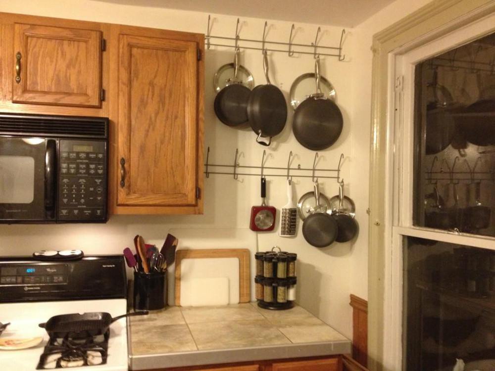 19. Simple DIY Pan Rack