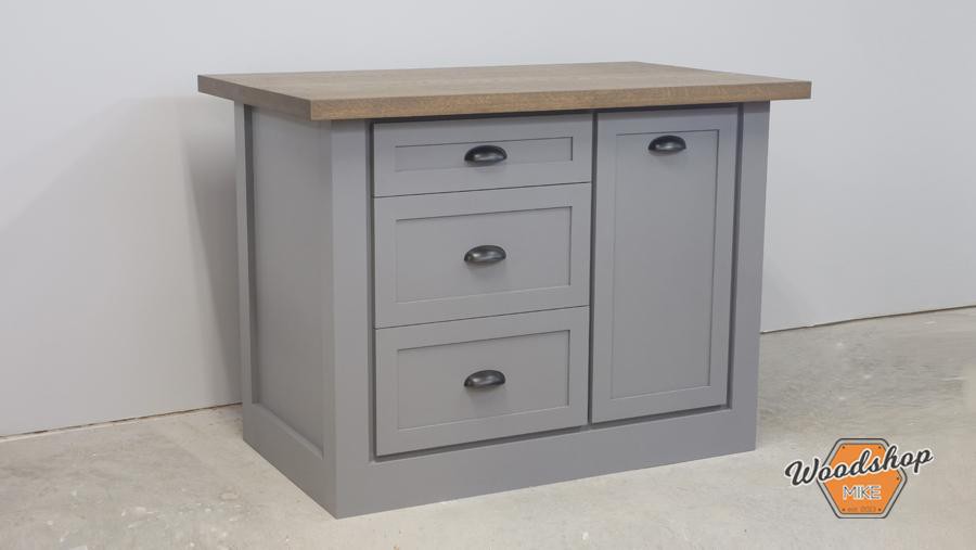 22. Simple DIY Kitchen Island