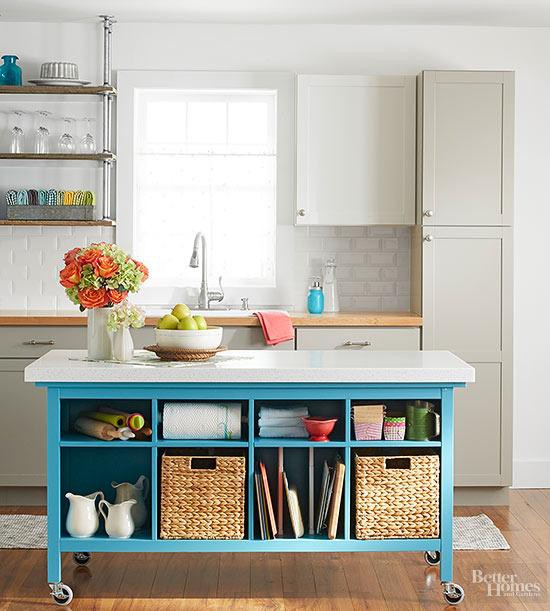 24. Classic DIY Kitchen Island