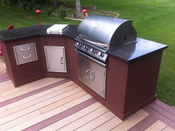 3. Outdoor Kitchen With Concrete Countertop DIY