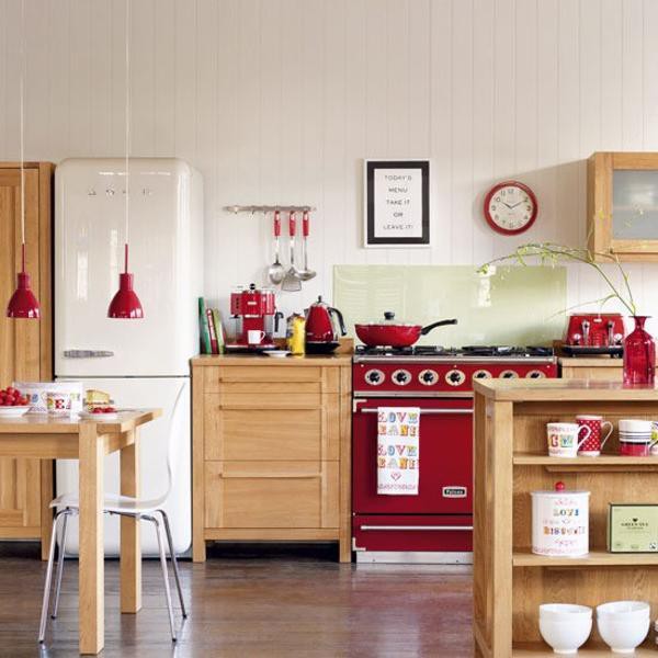 3. Stunning Red Kitchen Decor