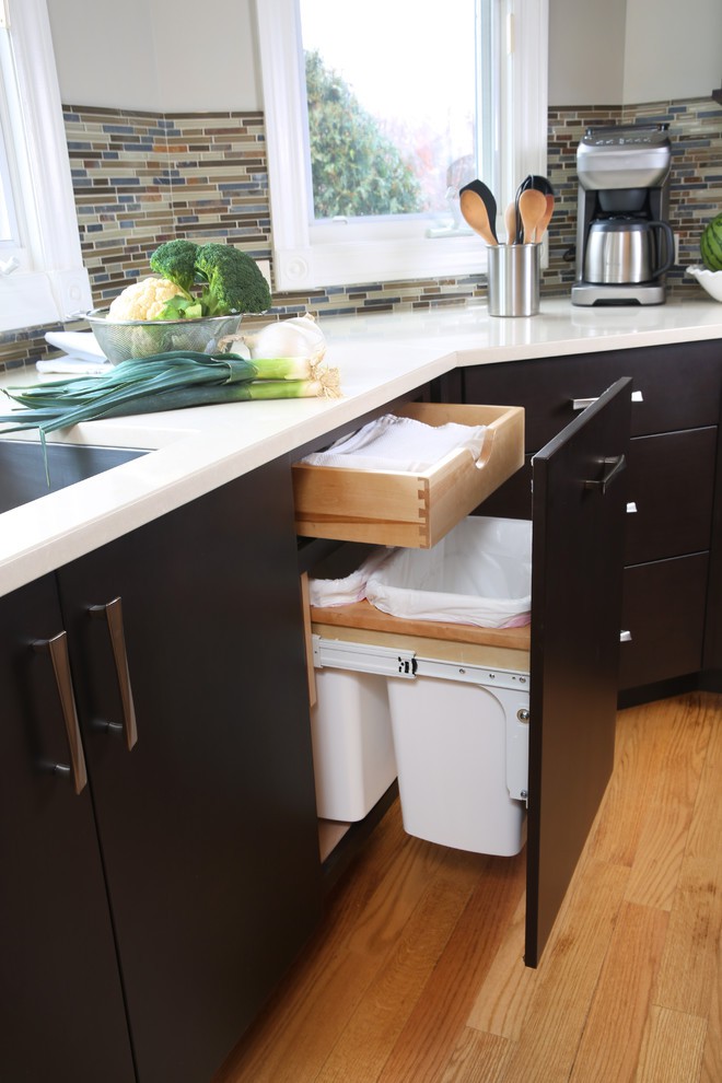 28 Kitchen Garbage Can Storage Ideas