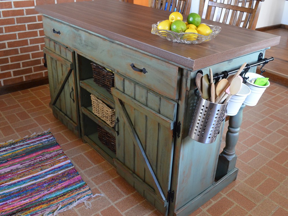 5. DIY Farm House Kitchen Island