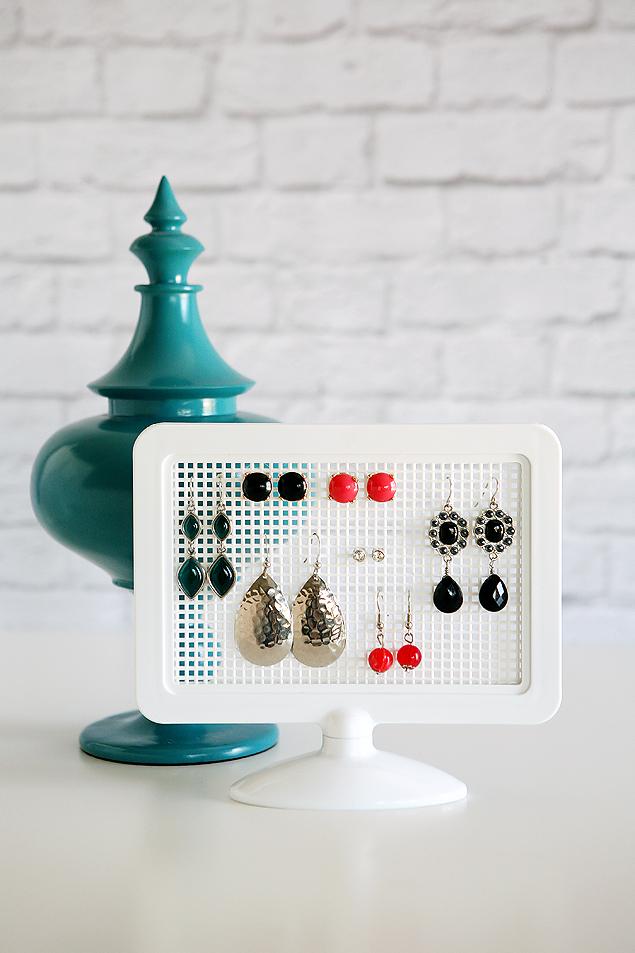 10 DIY Earring Holder Ideas That Are Cheap  Easy  She Tried What