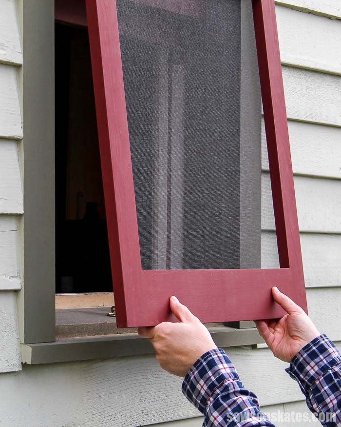 13.wood-window-screen-frame-1