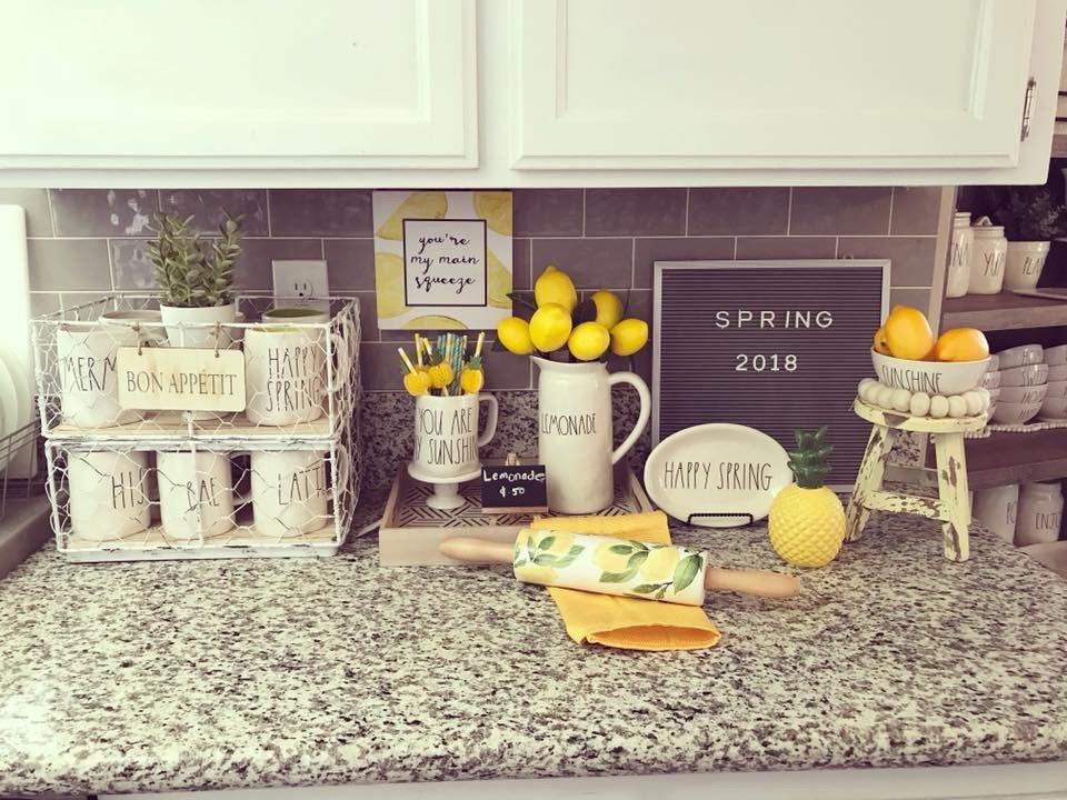18. Lemon Countertop Splash