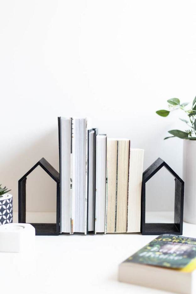 19. Low Budget DIY Bookends