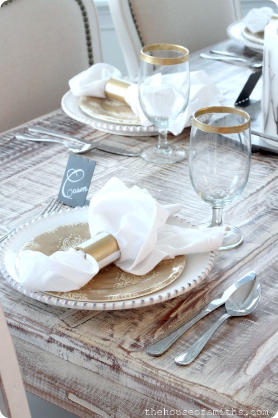 20. DIY Gold Striped Napkins