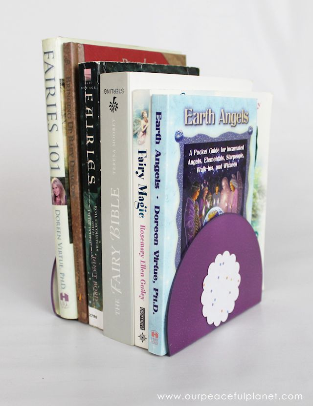 22. DIY Bookends From CDs