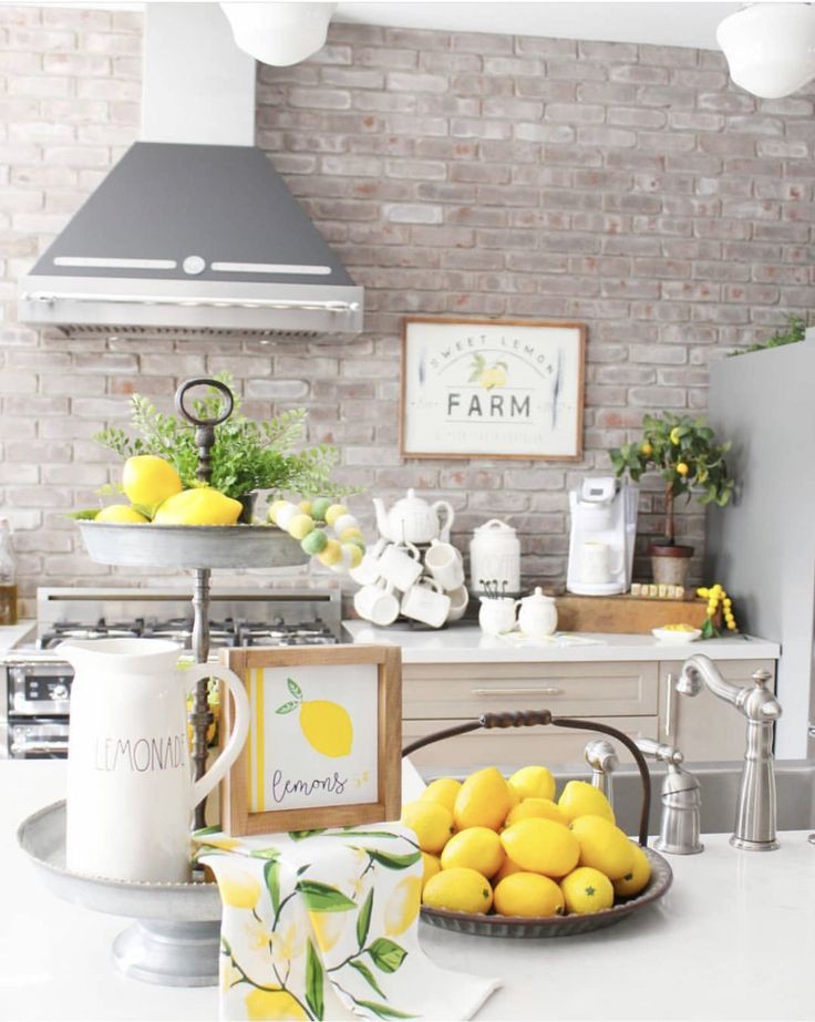 7. Farmhouse Style Lemon Kitchen Decor