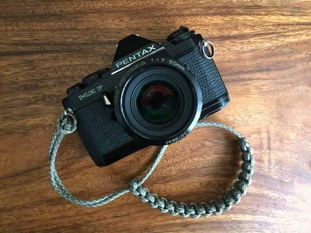 10-DIY-Paracord-Camera-Strap