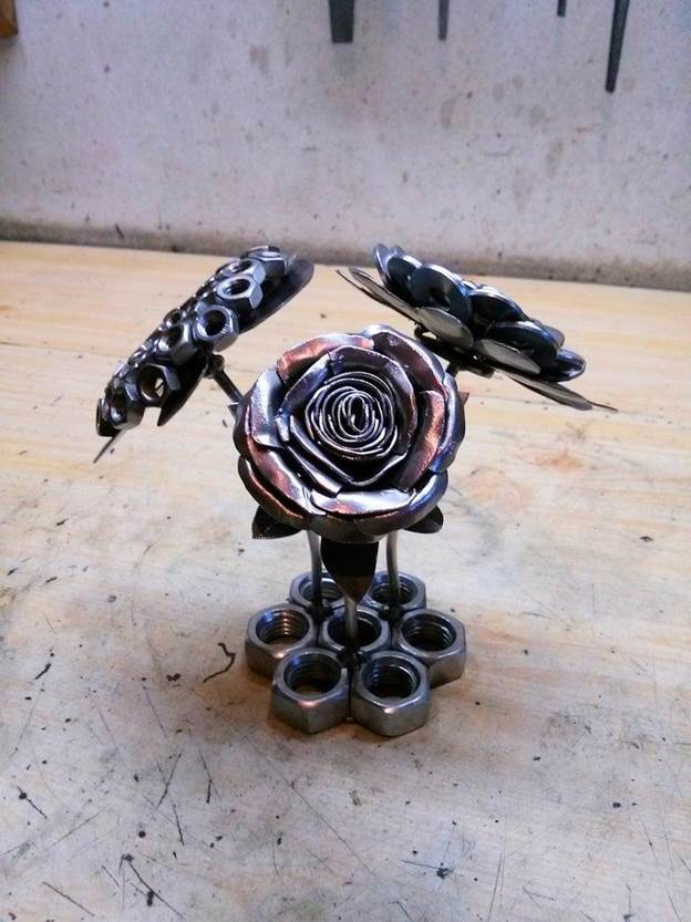 14-DIY-Welded-Bouquet