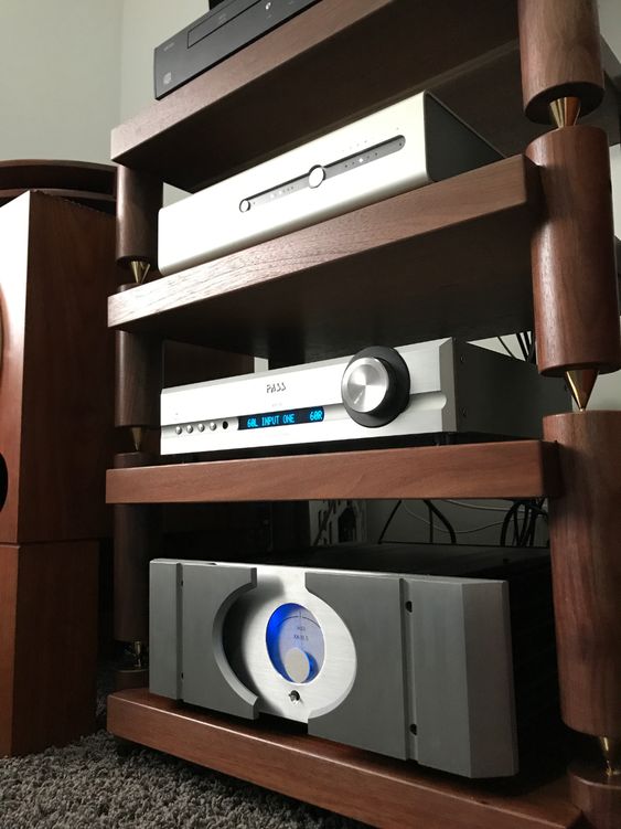 14-Fancy-Wooden-Audio-Rack-Idea