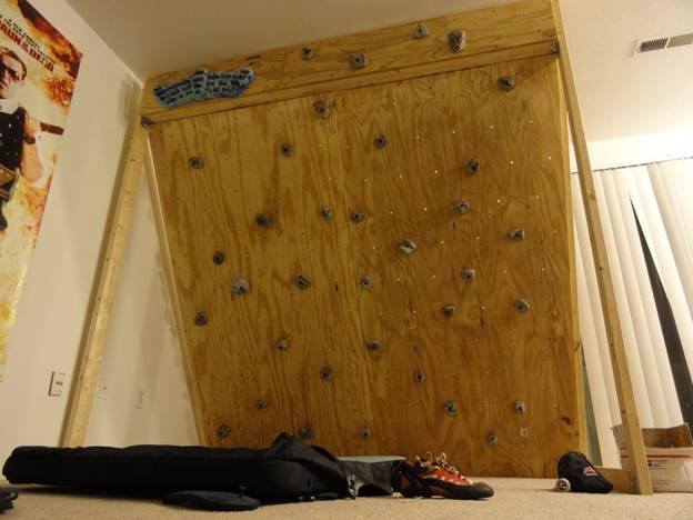 15-Freestanding-Indoor-Rock-Climbing-Wall-DIY