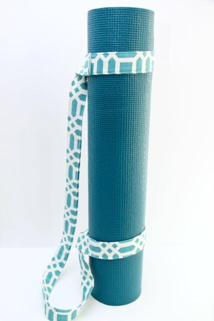 15-How-To-Make-A-Yoga-Mat-Sling
