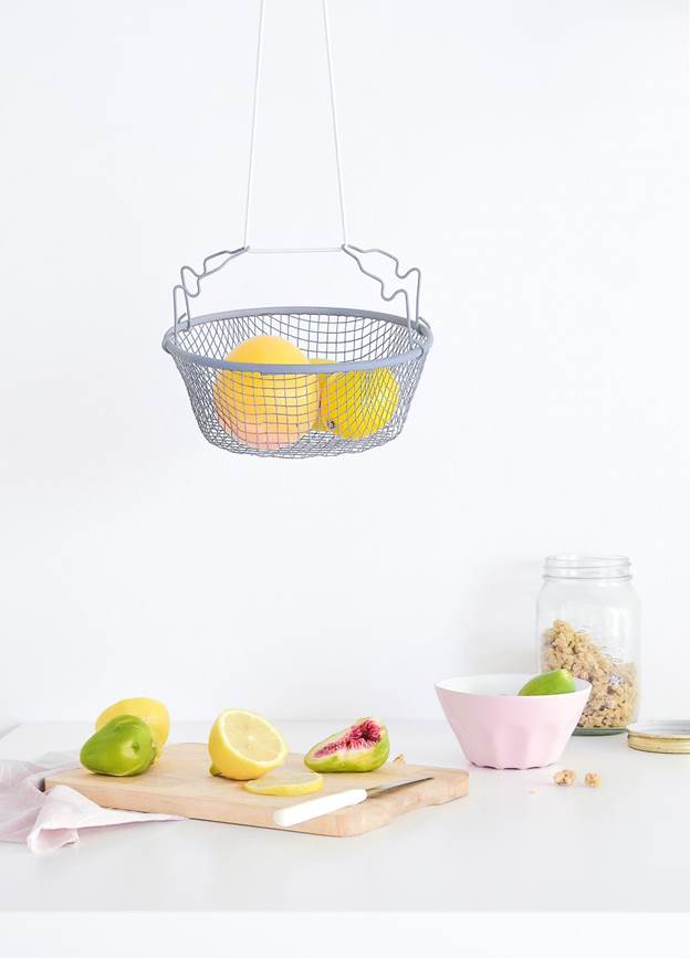 17-DIY-Hanging-Wire-Basket