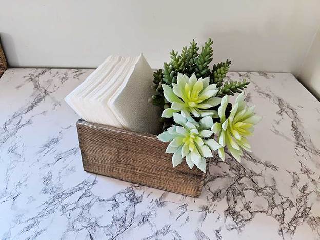 17-DIY-Napkin-Holder-Centerpiece