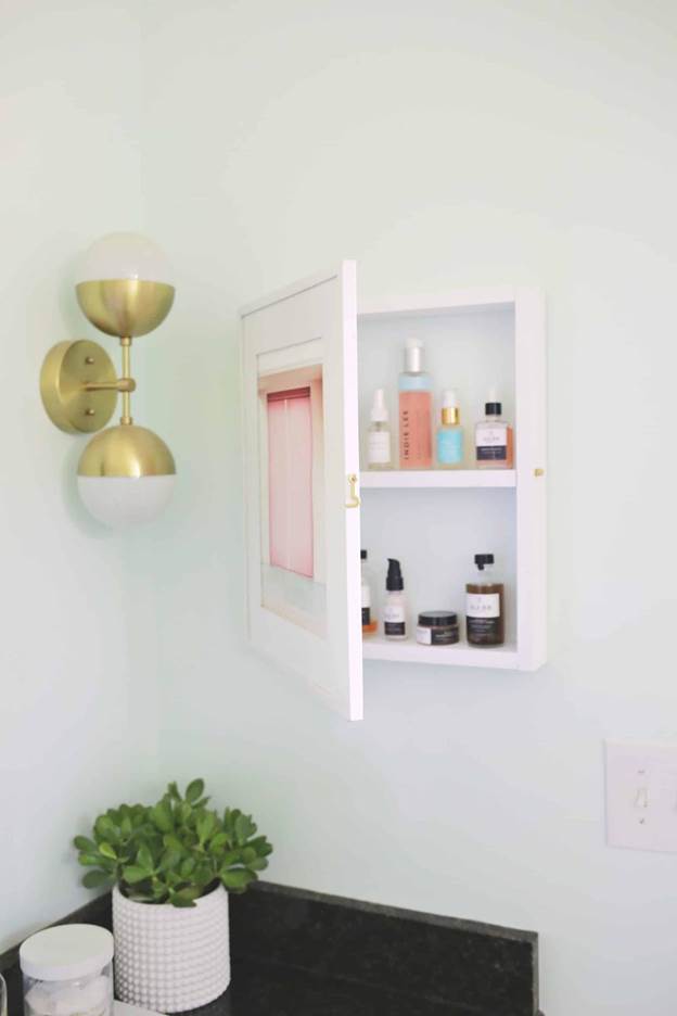 2-DIY-Hidden-Medicine-Cabinet