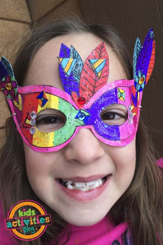 2-DIY-Printable-Mardi-Gras-Mask