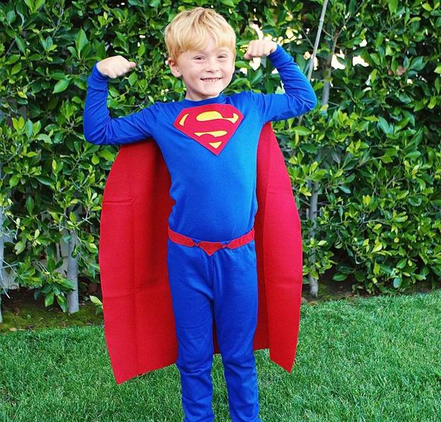 2-DIY-Superman-Costume-For-Kids