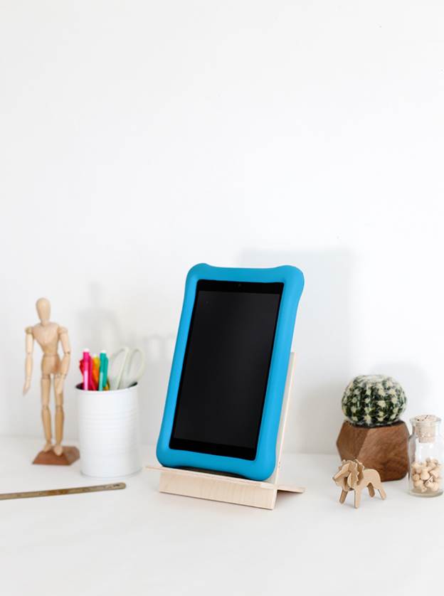 2-DIY-Tablet-Stand