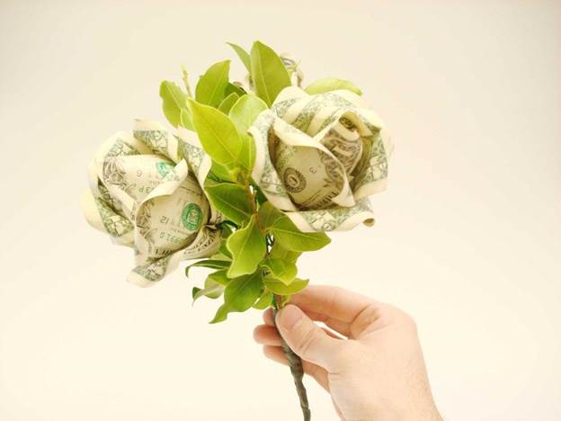 22-DIY-Dollar-Bill-Flower-Bouquet