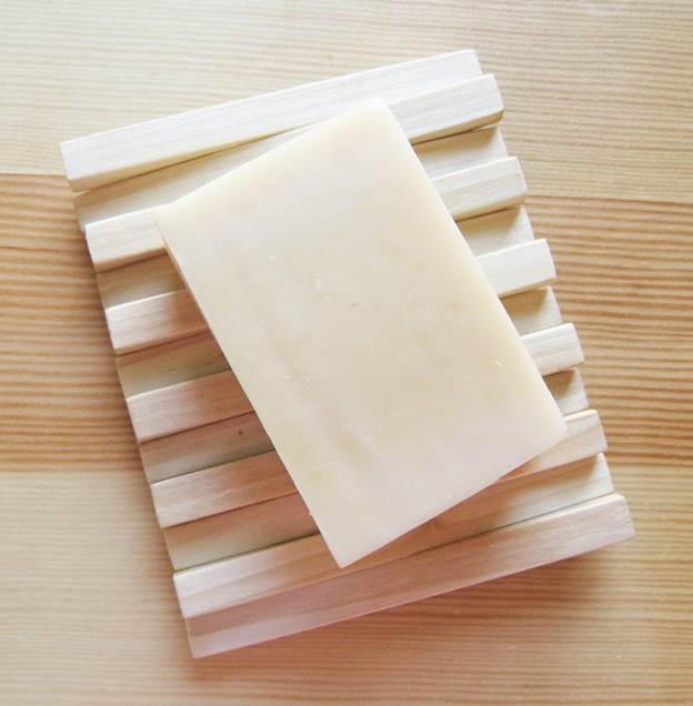 4-DIY-Minimalist-Wooden-Soap-Dish