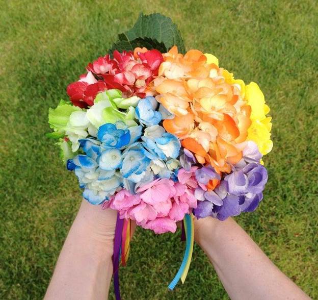 4-DIY-Rainbow-Bouquet