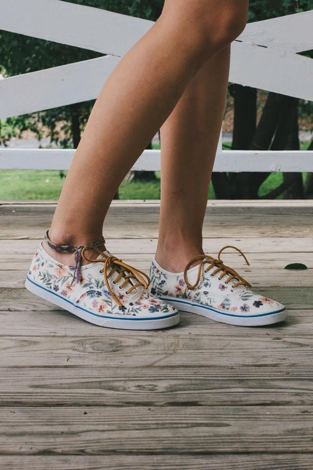 5-DIY-Floral-Vans