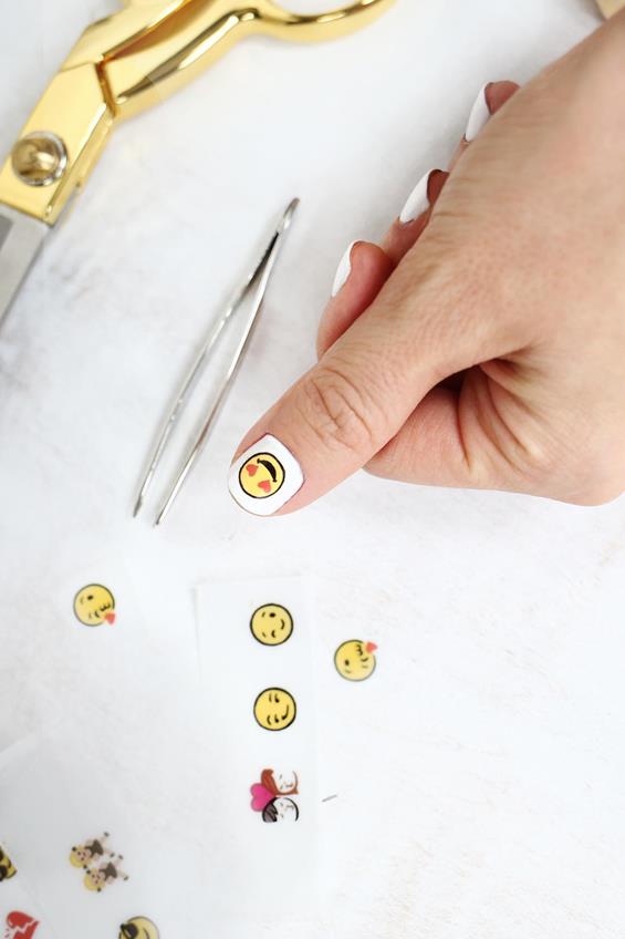 7-DIY-Emoji-Nail-Decals