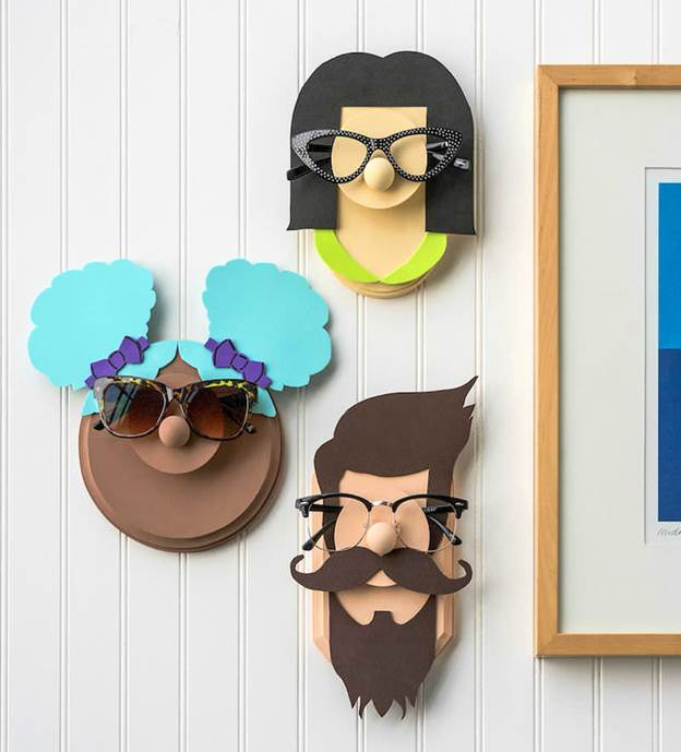 7-DIY-Sunglasses-Holder-With-Fun-Faces