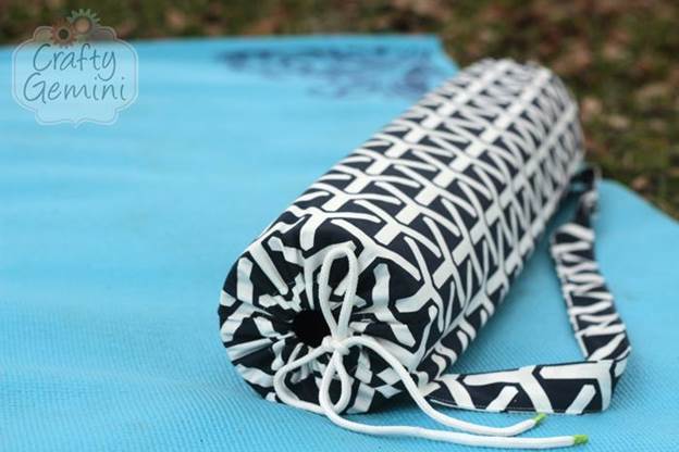 8-DIY-Yoga-Mat-Bag