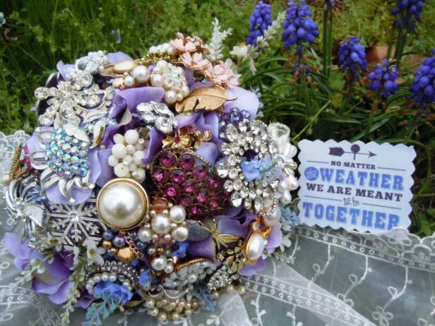 8-How-To-Make-A-Brooch-Bridal-Bouquet