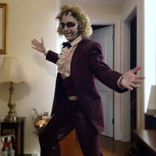 19-How-To-Make-A-Beetlejuice-Costume