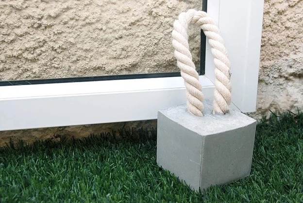 19. DIY Concrete Door Stopper-1