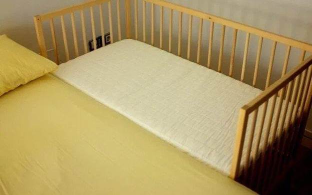 5-DIY-Cosleeper-From-An-Ikea-Crib