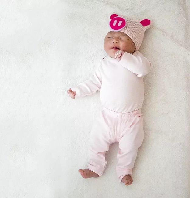 5-DIY-Piglet-Baby-Costume