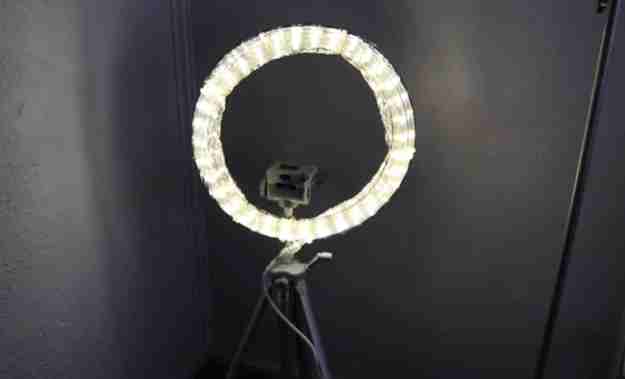 8. Makeup DIY Ring Light