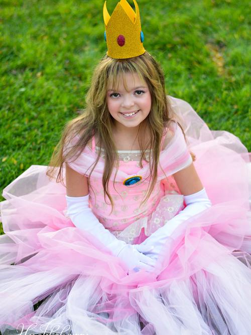 DIY Princess Peach Costume Ideas